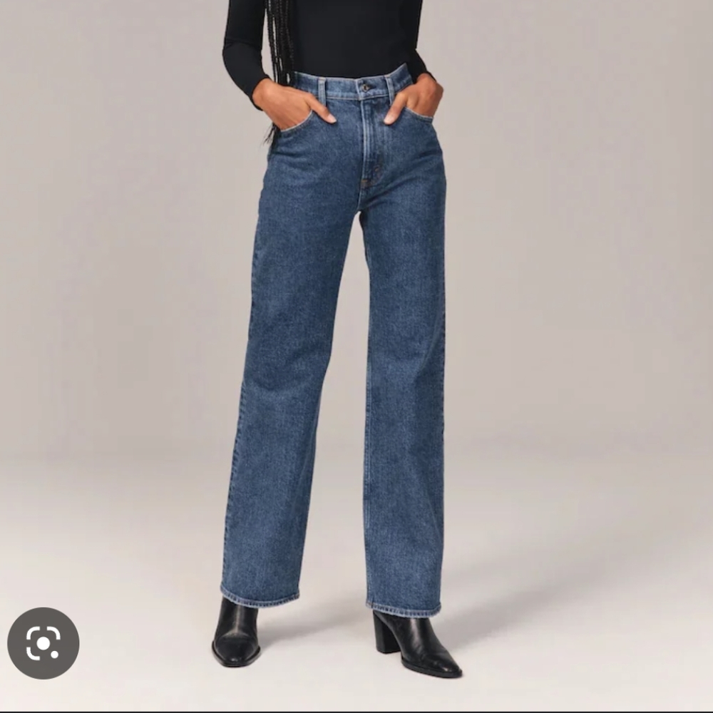Abercrombie and Fitch The 90's Relaxed Jean High Rise Curve Love